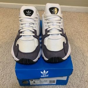 adidas originals ryv falcon trainers in shady blue